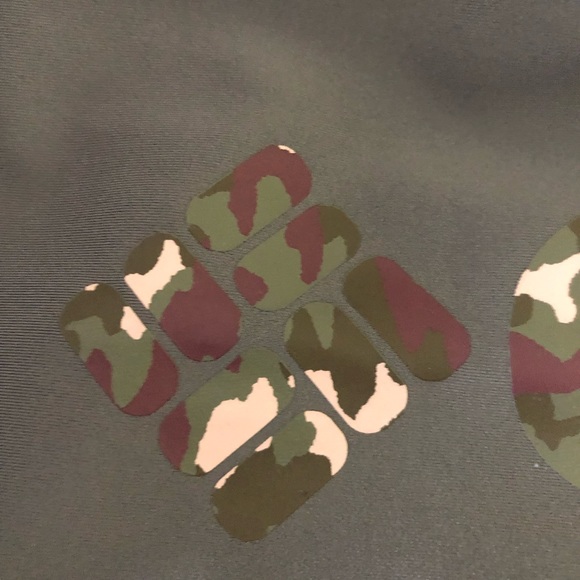 Columbia Sportswear Full Length Leggings XS Camo Logo - Picture 8 of 9